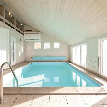 Holiday home In Knebel With Indoor Swimming Pool Skodshoved Strand